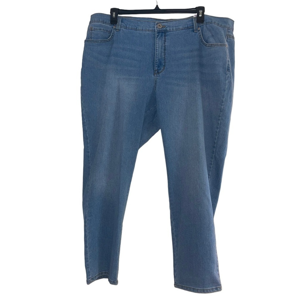 NWT- Style & Co Mid-Rise, Straight leg jeans. Size 22W